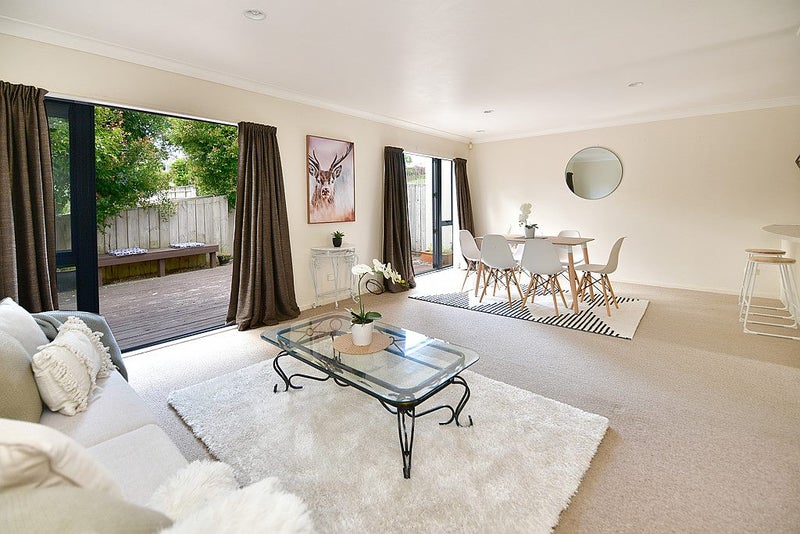 8/14 Ponderosa Drive, Oteha, Auckland - Carousel 1