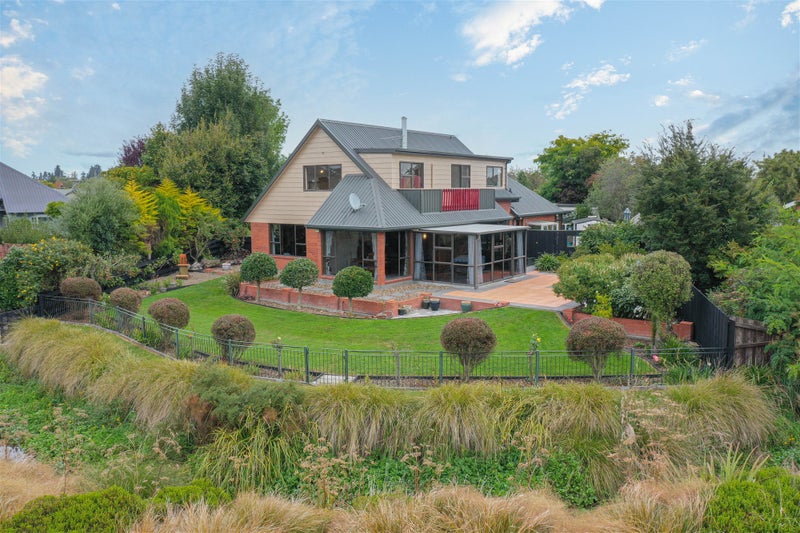 8 Balmoral Place, Allenton, Ashburton - Carousel 1