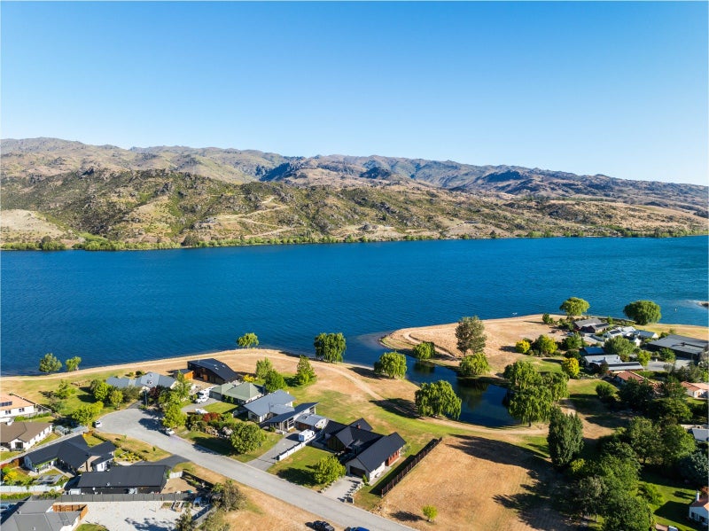 8 Wakefield Lane, Mount Pisa - Carousel 29