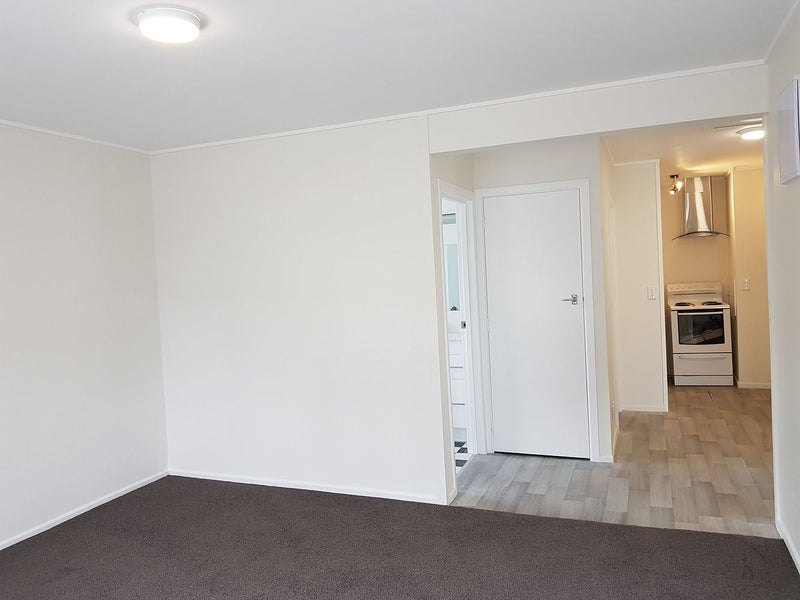 102 Kilbirnie Crescent, Kilbirnie, Wellington - Carousel 1