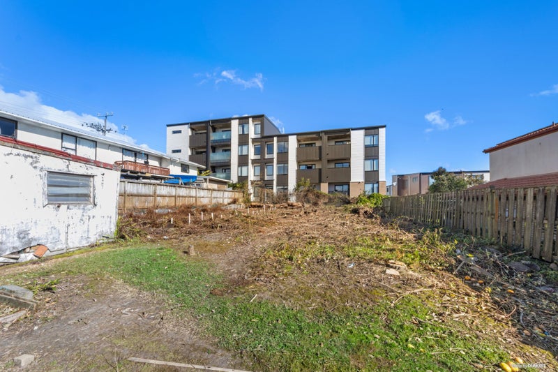 27 Astley Avenue, New Lynn, Auckland - Carousel 15