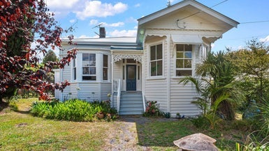 15 Summer Street, Stanley Point, Auckland - Carousel 1