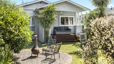 22 Muripara Avenue, Point Chevalier, Auckland - Carousel 1