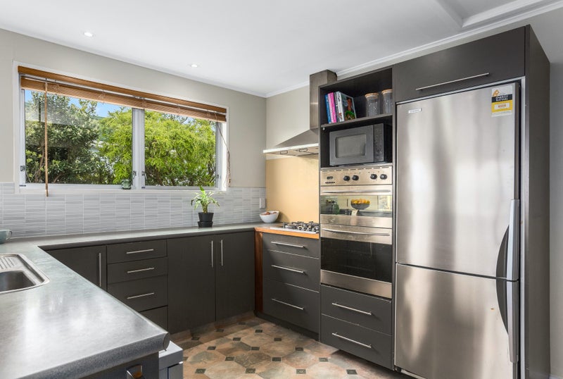 24 Tweed Road, Papakowhai, Porirua - Carousel 2