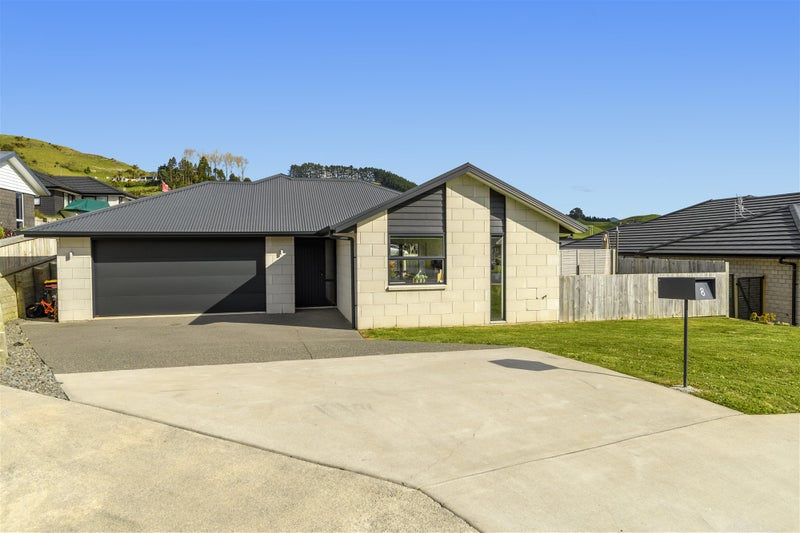 8 Antrim Glade, Welcome Bay, Tauranga - Carousel 1