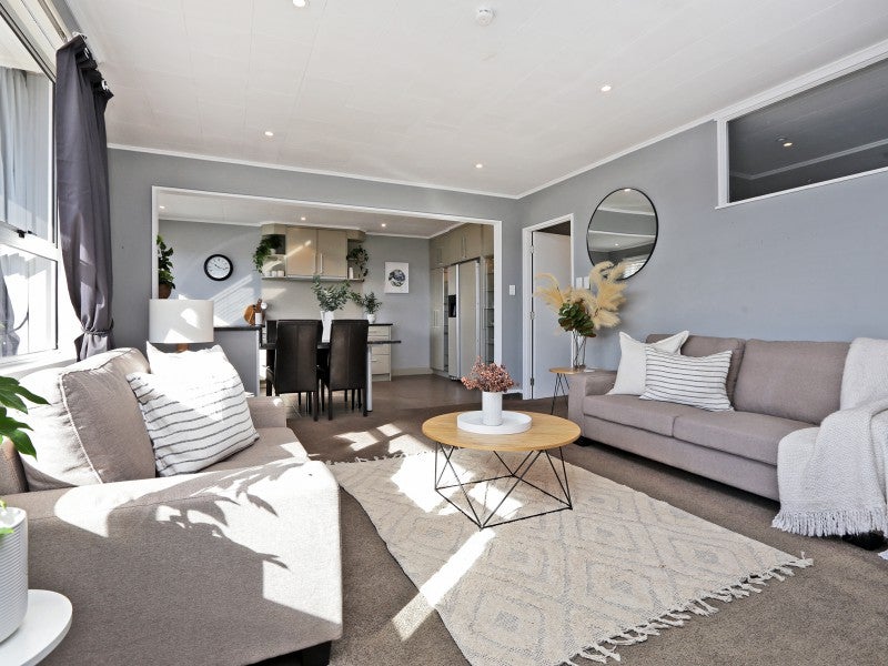 4/8 Lee Road, Taradale, Napier - Carousel 1