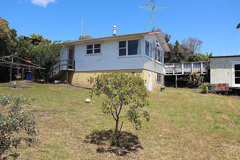 7 Totaravale Drive, Totara Vale, Auckland - Carousel 13