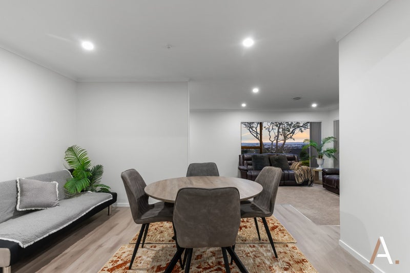 4 Kingsclere Place, Goodwood Heights, Auckland - Carousel 2