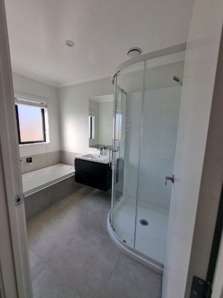 12 Ngarua Lane, HOROTIU, HAMILTON - Carousel 2