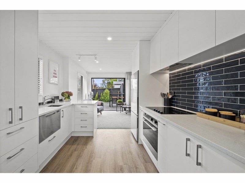 8A Champion Street, Edgeware, Christchurch - Carousel 2