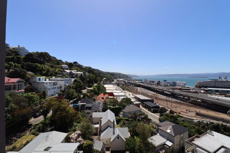 1 Grant RD, THORNDON, Wellington - Carousel 12