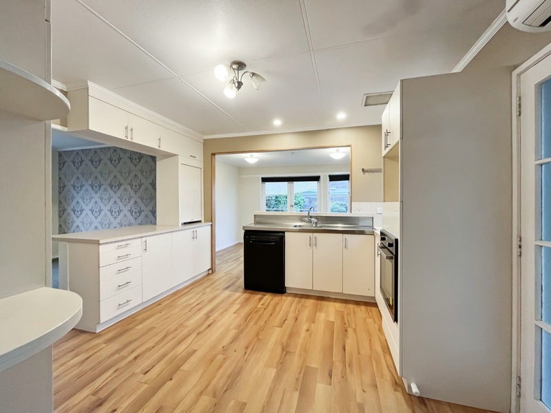 9 Leslie Avenue, Cloverlea, Palmerston North - Carousel 2
