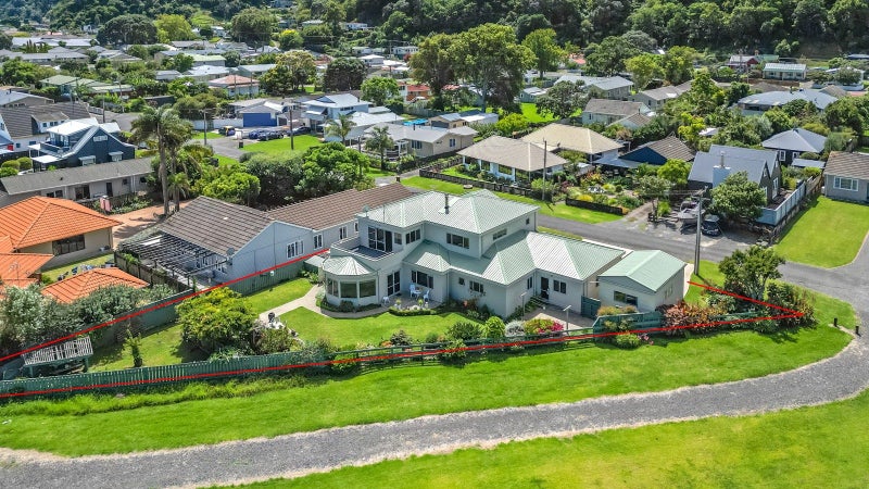 101 Prices Avenue, Thames - Carousel 2