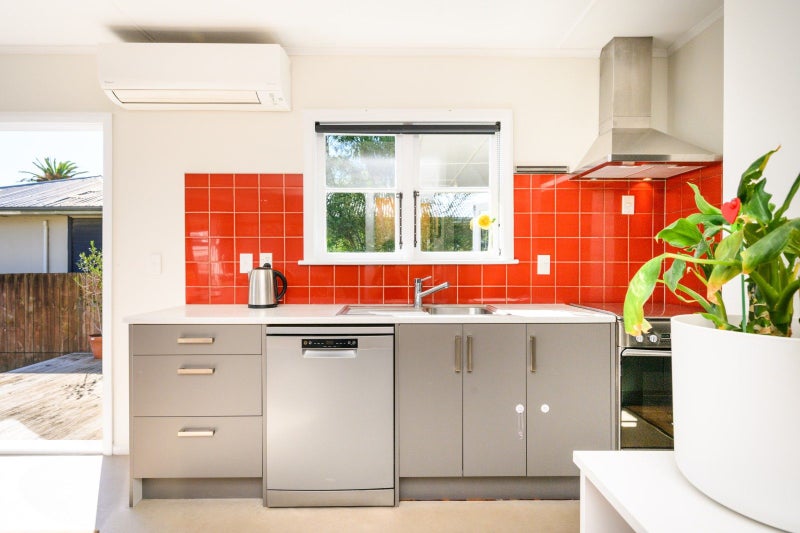 11 Ngaire Street, Longburn, Palmerston North - Carousel 2