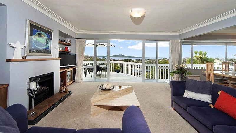 43 Parr Terrace, Castor Bay, Auckland - Carousel 2