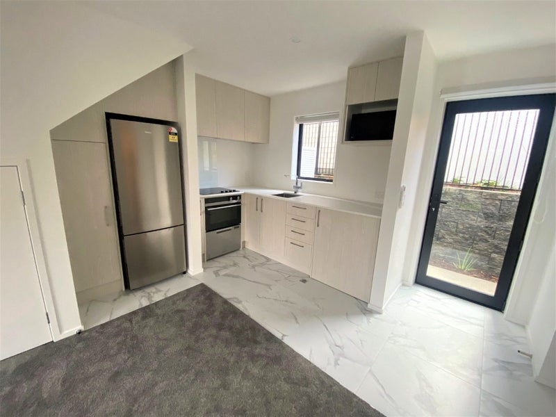 3/81 Kervil Avenue, Te Atatu Peninsula, Auckland - Carousel 1