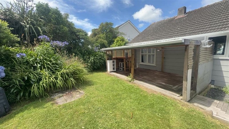 27 Dimock Street, Titahi Bay, Porirua - Carousel 1