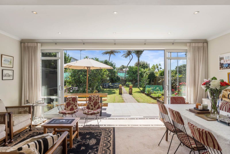 6 Tagalad Road, Mission Bay, Auckland - Carousel 2