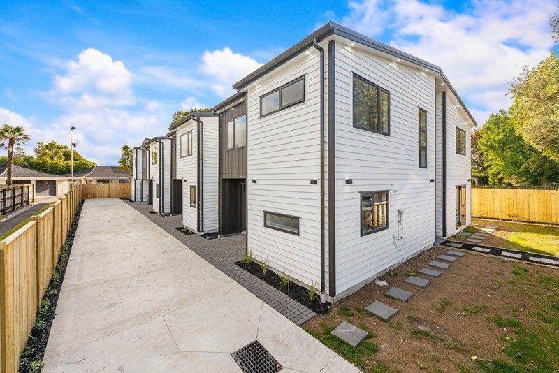 224B Walter Strevens Drive, Conifer Grove, Takanini - Carousel 1