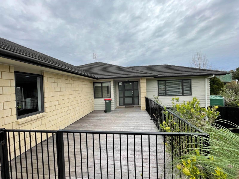35 Pony Park Place, Beachlands, Auckland - Carousel 2