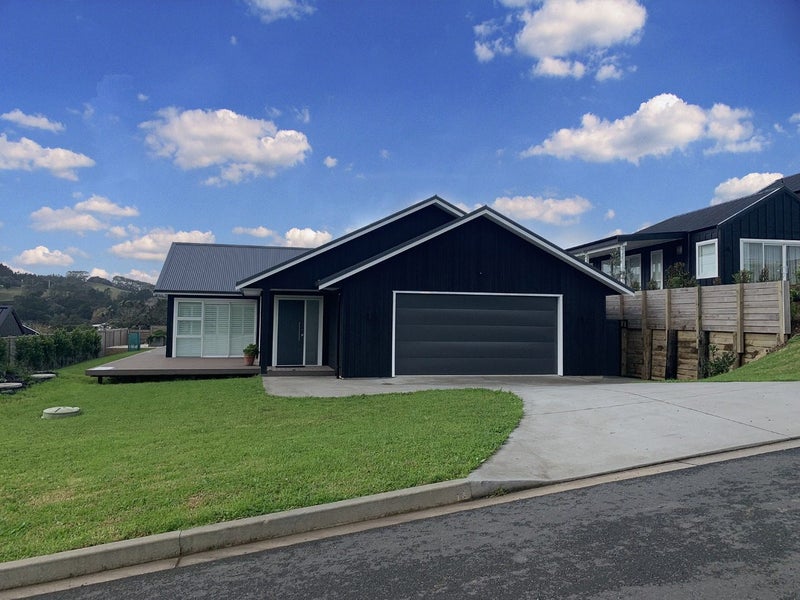 9 Moya Drive, Matakana, Matakana - Carousel 1