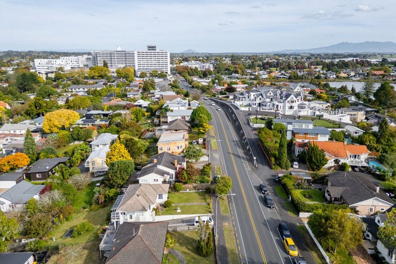 89 Pembroke Street, Hamilton Lake, Hamilton - Carousel 24