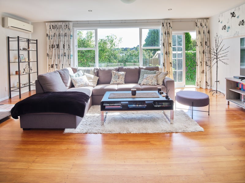 17 Horokiwi Road West, Newlands, Wellington - Carousel 2