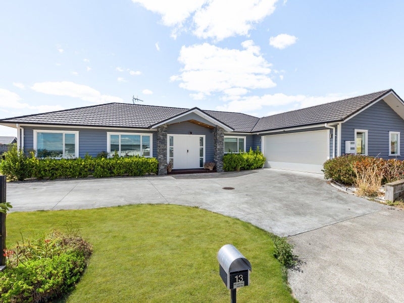 13 Dulverton Rise, Flagstaff, Hamilton - Carousel 1