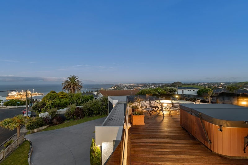 2 Findlay Street, Moturoa, New Plymouth - Carousel 1