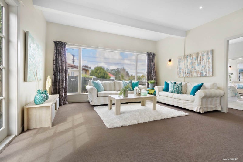 2/41 Pomaria Road, Henderson, Auckland - Carousel 2