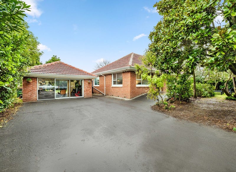 36 Yeovil Road, Te Atatu Peninsula, Auckland - Carousel 1