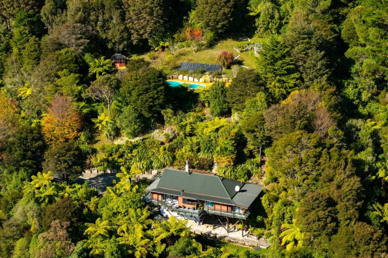 259 Queen Charlotte Drive, Havelock - Carousel 2