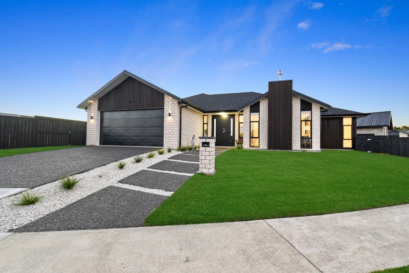 48 The Meadows Drive, Flagstaff, Hamilton - Carousel 1