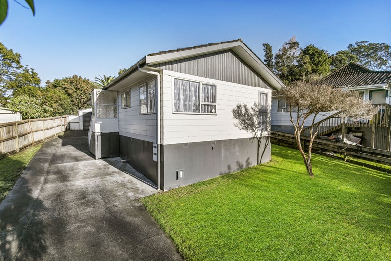 54 Moncrieff Avenue, Clendon Park, Auckland - Carousel 1