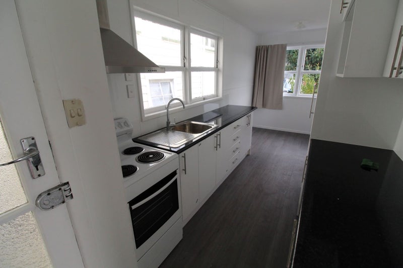 11 Richbourne Street, Kingsland, Auckland - Carousel 1