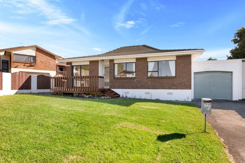 2/47 Cromdale Avenue, Highland Park, Auckland - Carousel 1