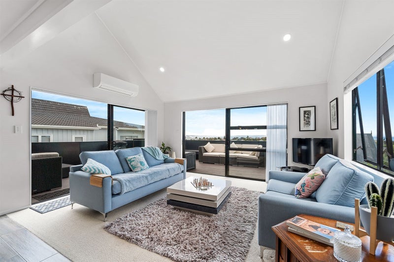 52 Waiora Road, Stanmore Bay, Whangaparaoa - Carousel 1