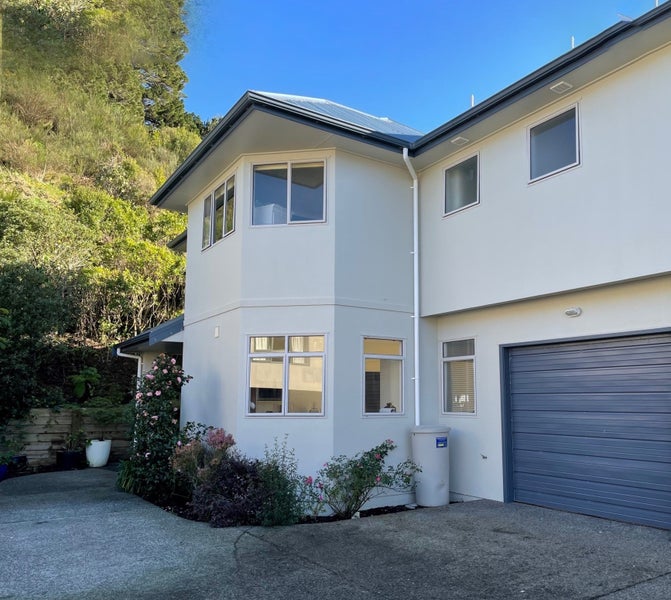 10A Chippenham Grove, Churton Park, Wellington - Carousel 21