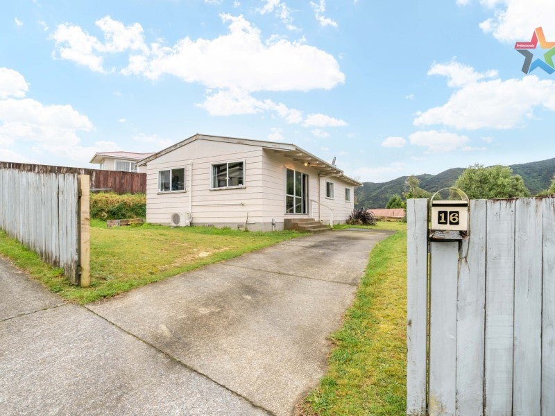 16 Newburn Grove, Wainuiomata, Lower Hutt - Carousel 2