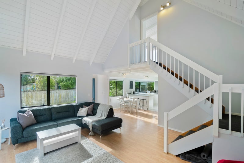 24 Rheingold Place, Huapai, Kumeu - Carousel 1