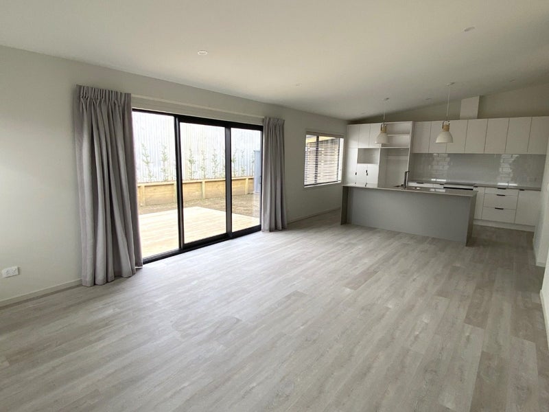 11/11A Clinton Street, Fitzroy, New Plymouth - Carousel 2