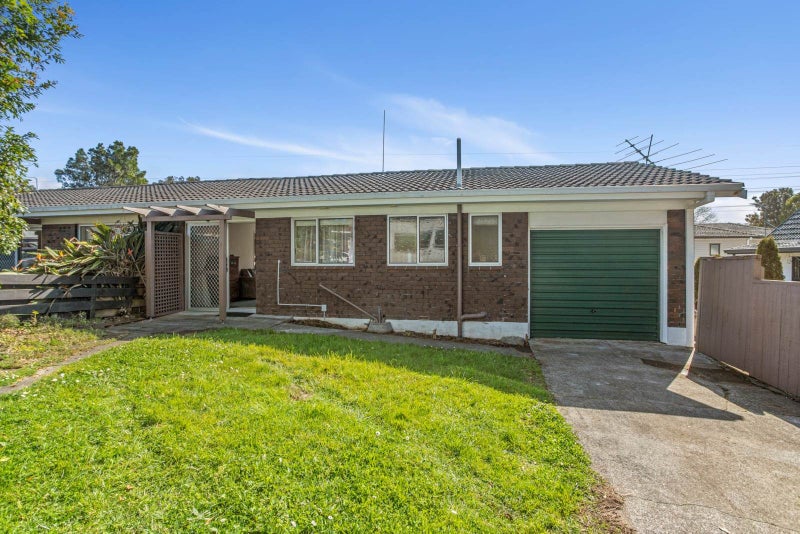 2/6 Landseer Place, Mount Roskill, Auckland - Carousel 1