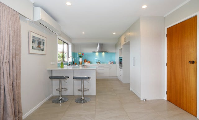 2/33 Tyrian Close, Half Moon Bay, Auckland - Carousel 2