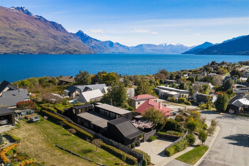 3 Cypress Court, Kelvin Heights, Queenstown - Carousel 27
