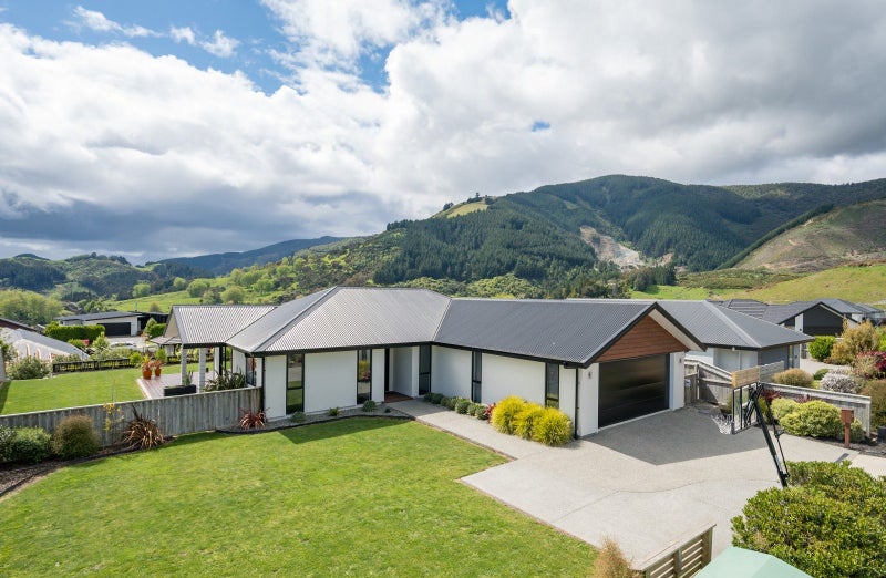 8 Huntaway Close, Stoke, Nelson - Carousel 1