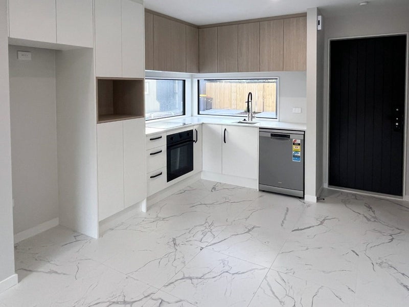 4/16 Short Street, Waltham, Christchurch - Carousel 2