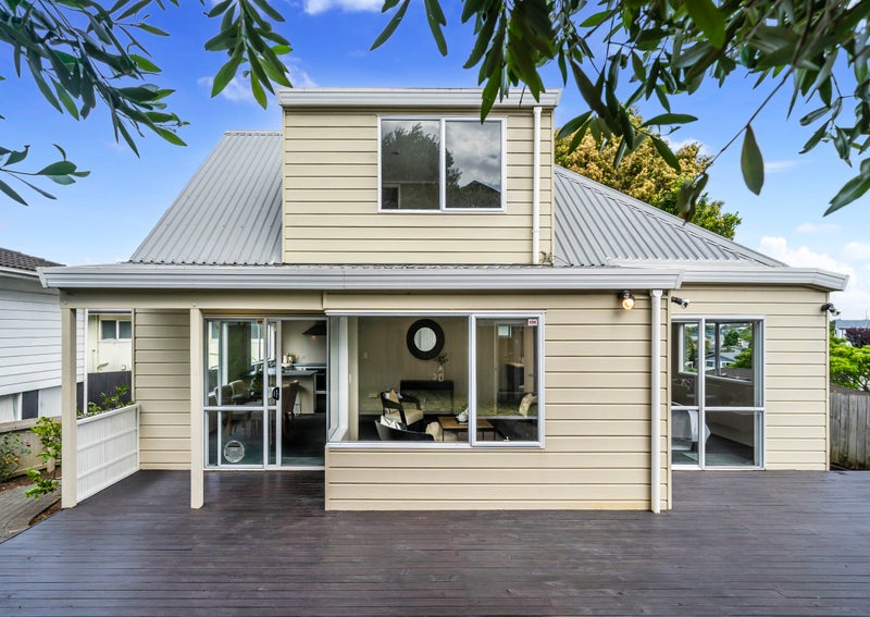 39A Strong Street, Saint Johns, Auckland - Carousel 1