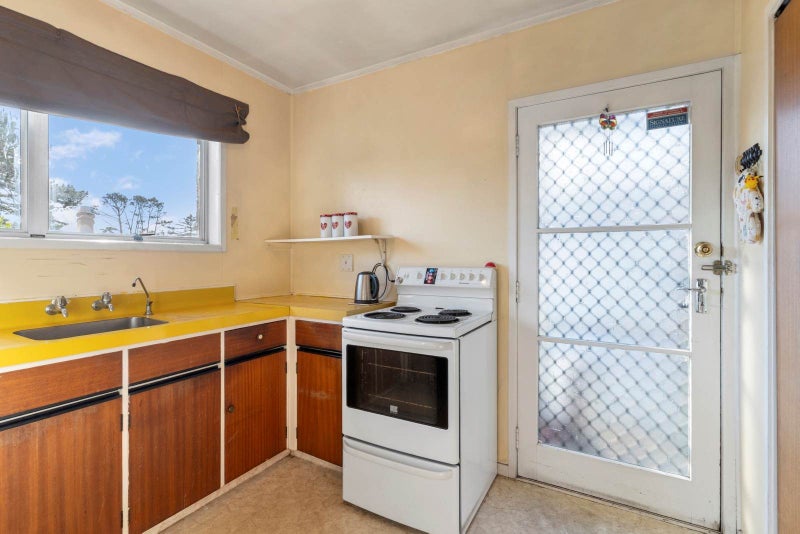 4/59 Newington Road, Henderson, Auckland - Carousel 19