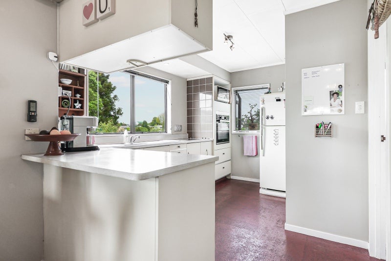 26 Hinton Avenue, Forest Lake, Hamilton - Carousel 2