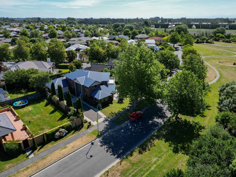 62 Willowview Drive, Redwood, Christchurch - Carousel 2
